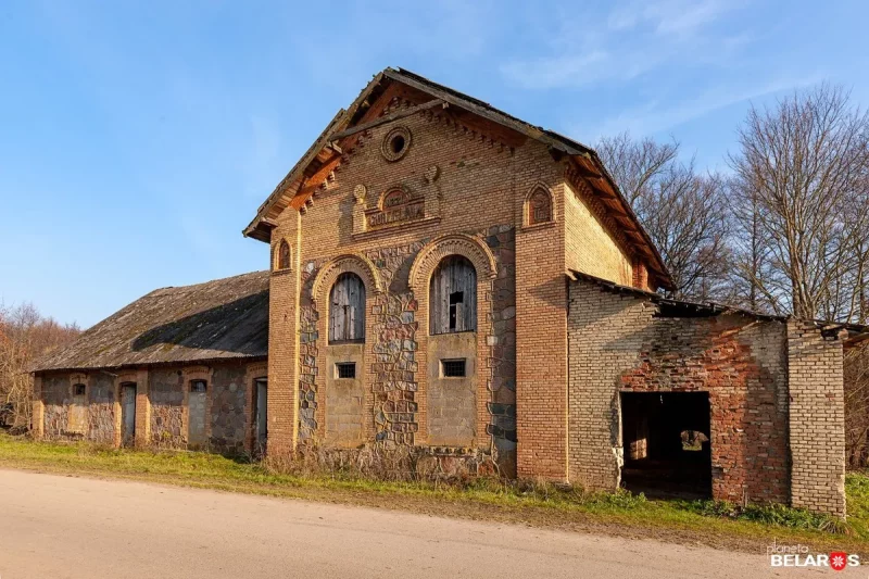 Стогадовую вінакурню пад Гальшанамі прадалі за $16,7 тыс. Што яе чакае? Былая вінакурня Скіндэра. Фота: "Планета Беларусь"