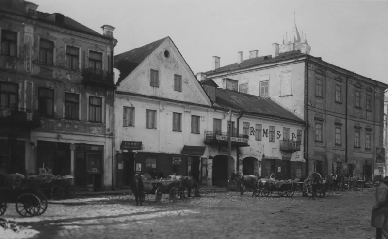 Схоплены “Герой Беларусі”, разбурэнне кляштара брыгітак і візіт кіназоркі: чым жыў Гродна 100 гадоў таму (17-23 чэрвеня 1924 года) Плошча Баторыя (сёння - Савецкая) у Гродне ў міжваенны час. Фота: NAC