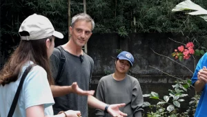 Віталь Фільмановіч на плантацыі кавы ў Інданэзіі. Фота: probusiness.io