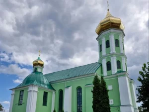 Троіцкая царква ў Слоніме пасля перафарбоўкі.