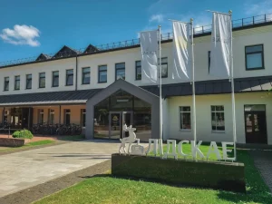 Расследаванне: Гродзенскі шклозавод карыстаецца санкцыйнымі канвеерамі і не можа працаваць без дзяржаўных датацый