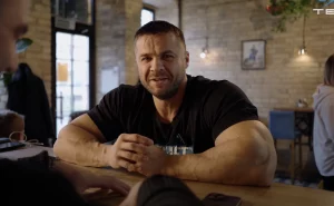 Футбаліста «Нёмана», які пнуў банер у час матчу, дыскваліфікавалі Футбаліста «Нёмана», які пнуў банер у час матчу, дыскваліфікавалі