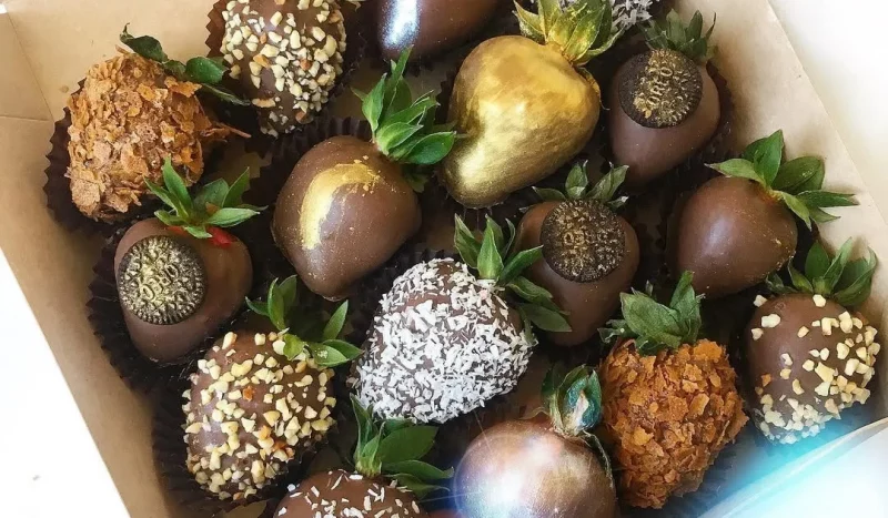 У Гродне дзяўчына купіла клубніцы ў шакаладзе, а атрымала - у цвілі Клубніцы ў шакаладзе. Фота: Instagram myloverberry.grodno