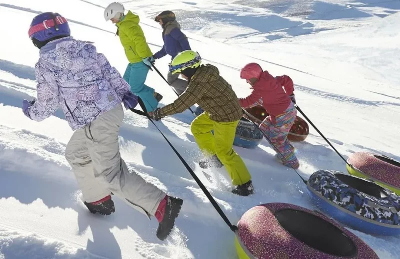 «Каробчыцкі Алімп» амаль гатовы: стала вядома, калі адкрыюць цюбінгавую трасу Катанне на цюбінгах у "Каробчыцкім Алімпе". Фота: Instagram парку