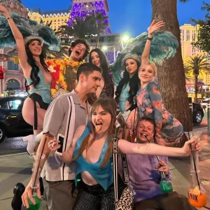 "Я б зрабіла гэта і бясплатна". Слонімчанка знялася ў фільме, які атрымаў пяць "Оскараў" Марыя Тычынская на здымках фільма "Анора". Фота: Instagram Марыі