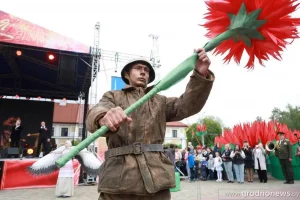 Лакацыі паводле фільмаў пра вайну, парад і ўзяцце Тэкстыльшчыкаў замест Рэйхстага. Што плануюць у Гродне на 9 траўня? (абноўлена) 9 мая 2024 года ў Гродне. Фота: "Гродзенская праўда"