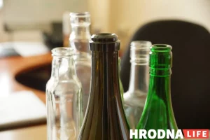 Гродзенскі шклозавод трапіў пад санкцыі - ён выпускае шкляныя бутэлькі