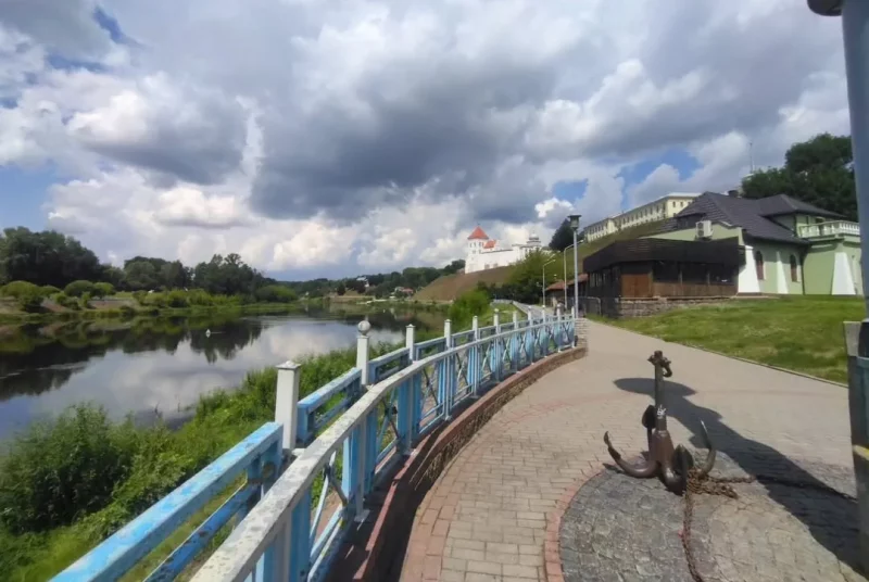 На набярэжнай крыніц і калодзежаў няма. Фота: Гродзенская піўная ліга