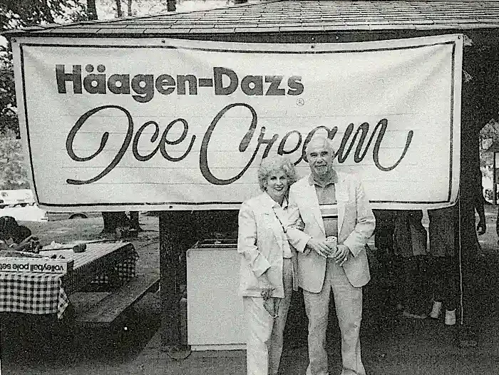 Рубэн і Роза рэкламуюць сваё марожанае haagen dazs. Крыніца: generalmills.com