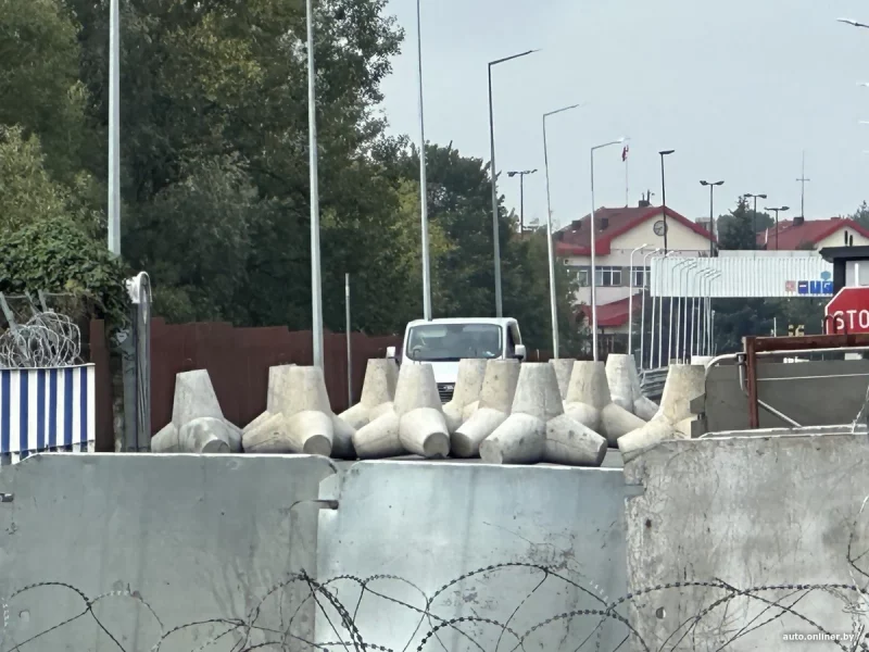 Упершыню за 30 гадоў усе памежныя пераходы паміж Беларуссю і Польшчай пустуюць: як зараз выглядаюць закрытыя пераходы ў Гродзенскай вобласці Упершыню за 30 гадоў усе памежныя пераходы паміж Беларуссю і Польшчай пустуюць: як зараз выглядаюць закрытыя пераходы ў Гродзенскай вобласці