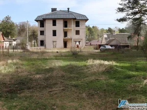 Амаль у лесапарку Пышкі побач са Сцежкай здароўя хочуць пабудаваць таўнхаусы Улица Фестивальная - участок, который выставили на аукцион