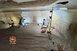 На сценах Свяцкага замка рэстаўратары знайшлі 200-гадовыя малюнкі На сценах Свяцкага замка рэстаўратары знайшлі 200-гадовыя малюнкі