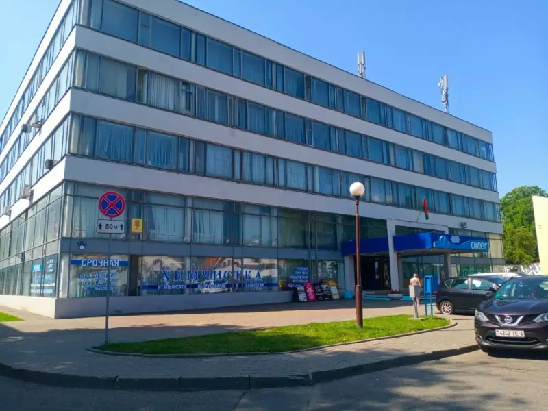 "Вельмі вясёленькая" рэканструкцыя ад Сямашкі. Чаму ў Гродне гадамі не могуць вырашыць, што рабіць з Домам быту Дом быту ў Гродне ў 2023 годзе