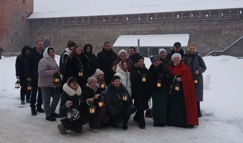 У Лідскім замку праводзяць экскурсію з ліхтарыкамі — пагружаюць у Сярэднявечча 