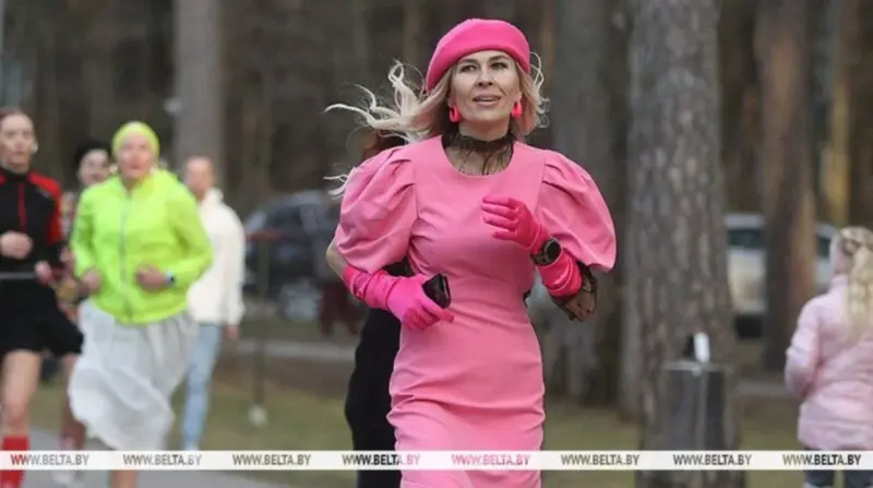 забег в платьях