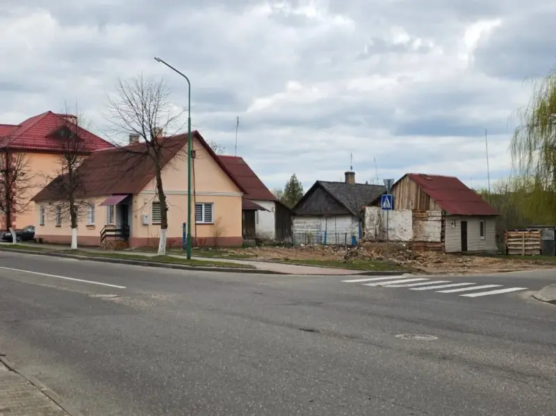 У Вялікай Бераставіцы знеслі помнік драўлянай архітэктуры другой паловы ХІХ стагоддзя У Вялікай Бераставіцы знеслі помнік драўлянай архітэктуры другой паловы ХІХ стагоддзя