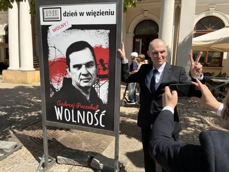 "Хачу, каб мяне больш ніхто ніколі не біў". Анджэй Пачобут даў першае інтэрв'ю пасля вызвалення